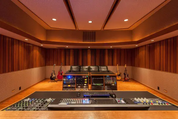 Bennett recording studio by Brett Acoustics