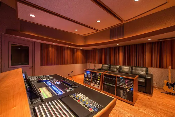 Bennett recording studio by Brett Acoustics