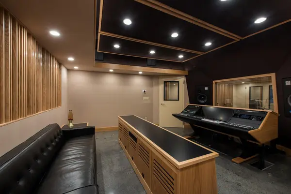 Hondo Creek recording studio by Brett Acoustics