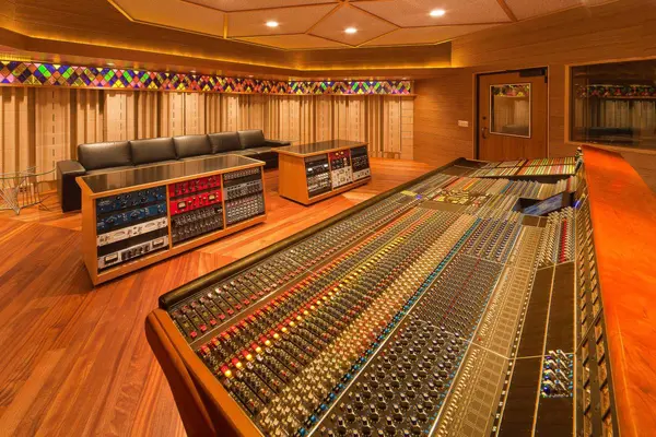 Manifold recording studio by Brett Acoustics