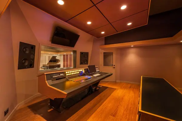 Pine Mountain recording studio by Brett Acoustics