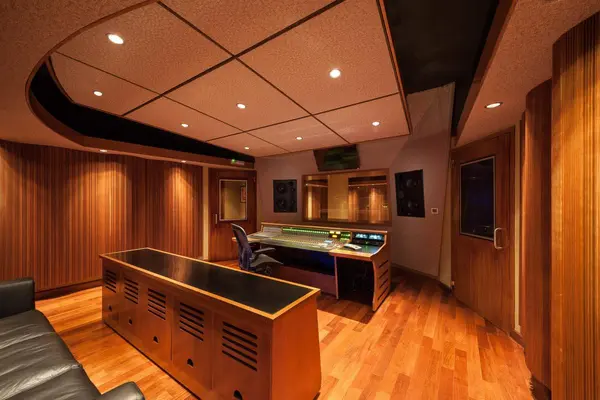 SoundStruck recording studio by Brett Acoustics