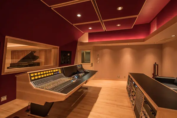 Straight To Tape recording studio by Brett Acoustics