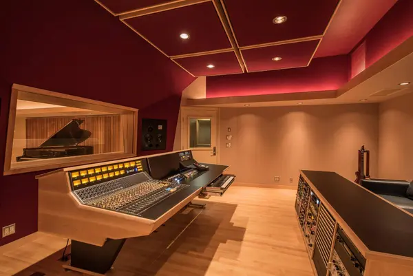 Straight To Tape recording studio by Brett Acoustics